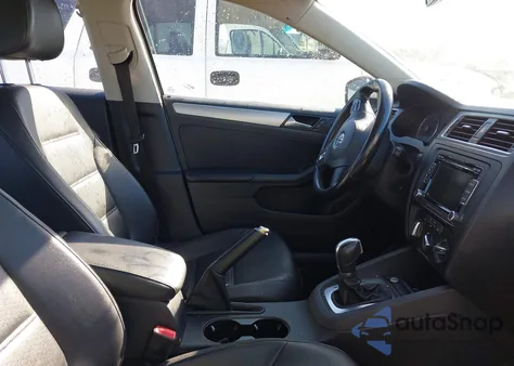 2014 Volkswagen Jetta 1.8T Se z USA, uszkodzony, nr VIN 3VWD07AJ1EM436665